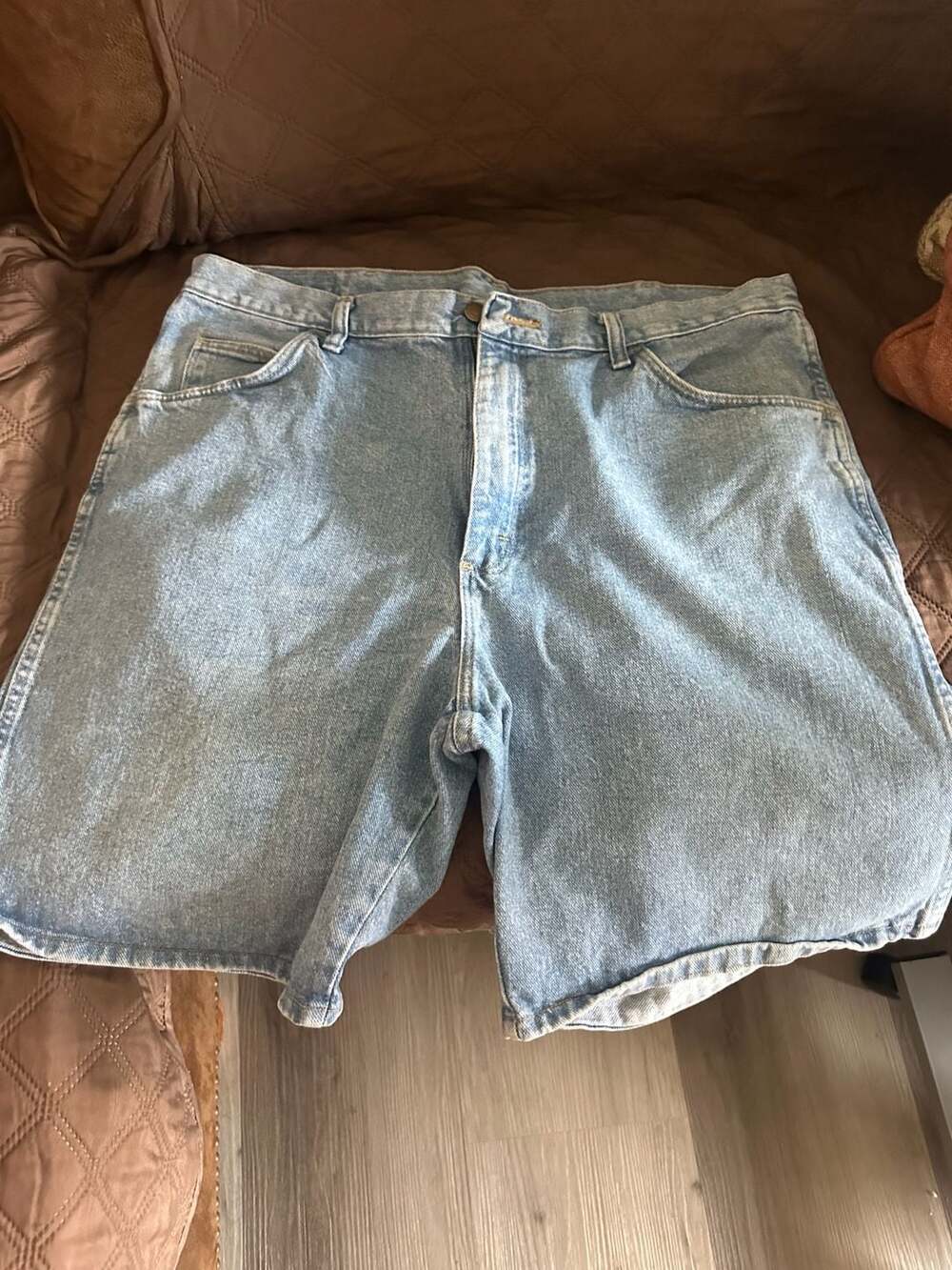 Wrangler Denim Shorts Size 38 Light Wash Blue